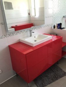 Meuble salle de bains laqué brillant